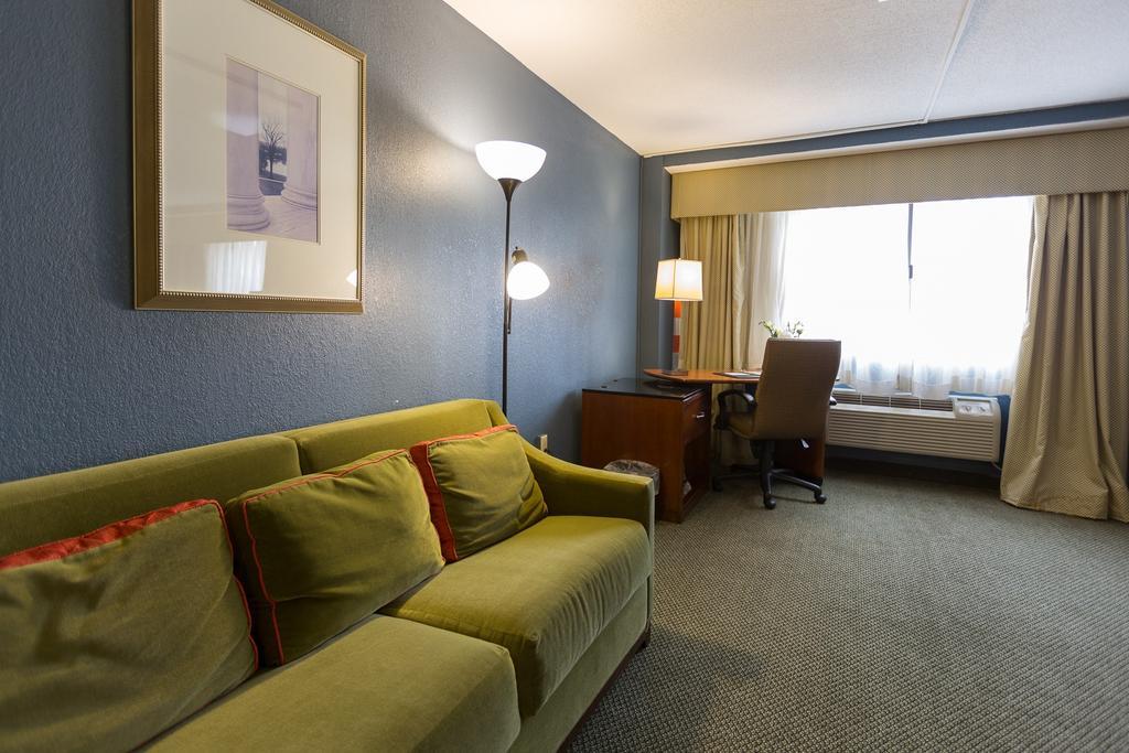 Capital Plaza Hotel Frankfort Exterior foto