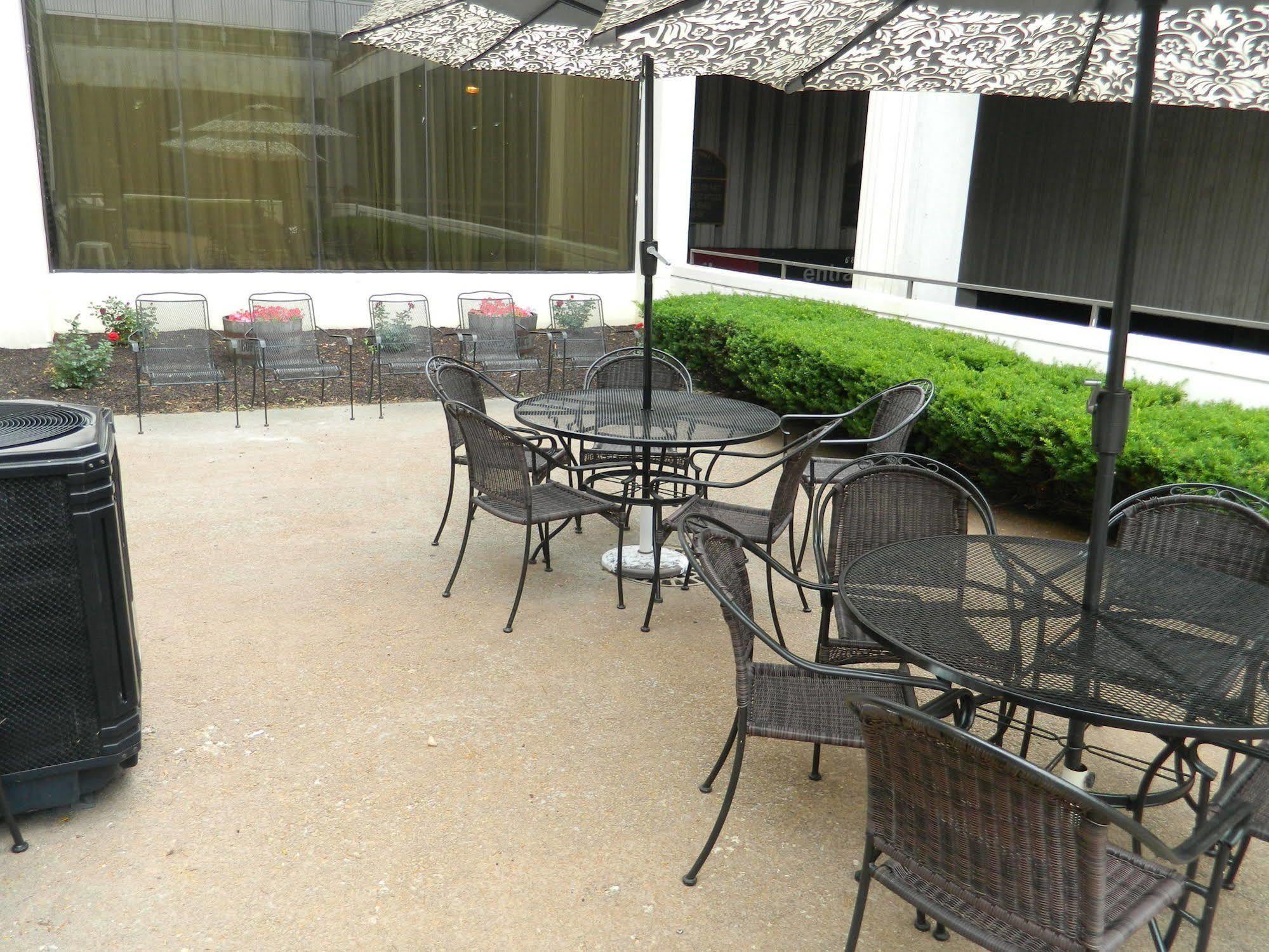 Capital Plaza Hotel Frankfort Exterior foto